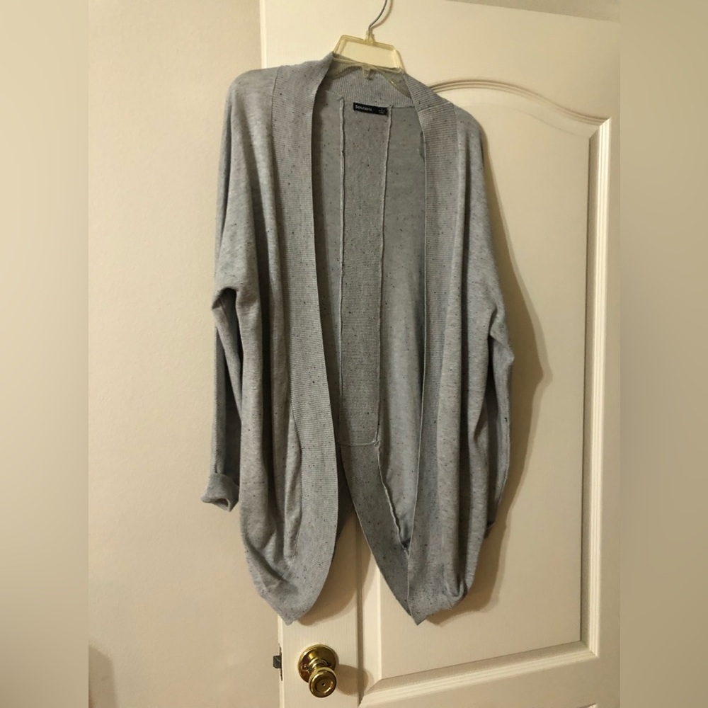 Solutions lady open sweater gray Size M long sleeves length 34” AP-AP 21